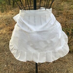 White Cotton Fabric Apron with Pocket Frilly Ruffles Vendor Cafe Restaurant
